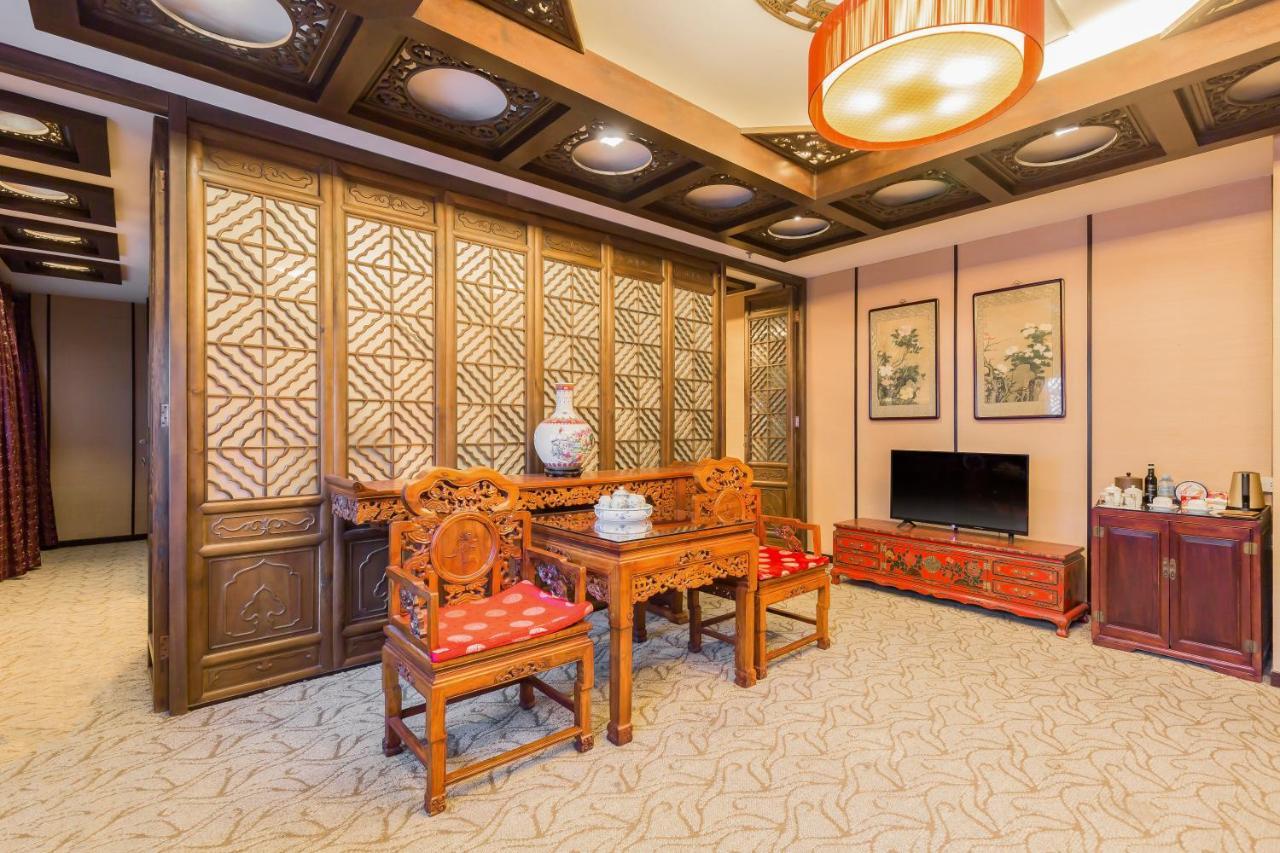 Jinlong Hotspring 4*