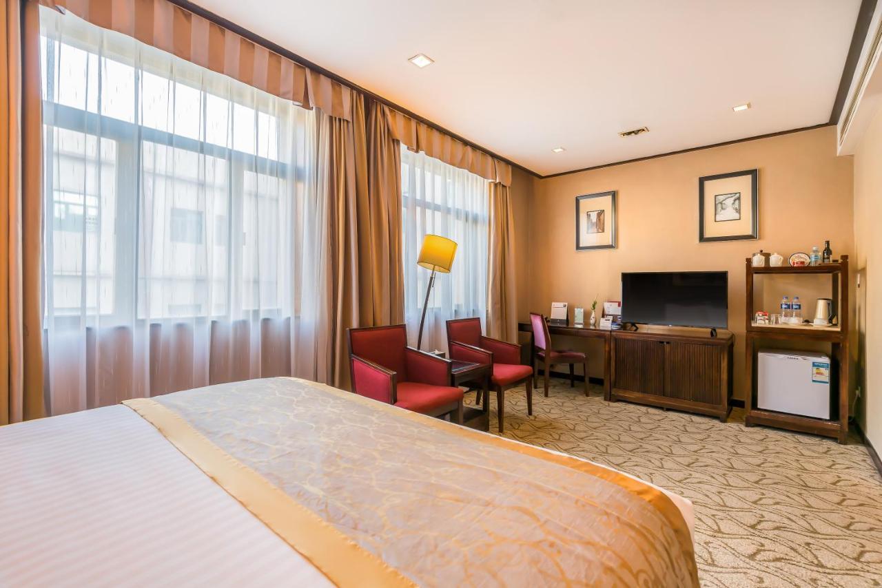 Jinlong Hotspring 4*