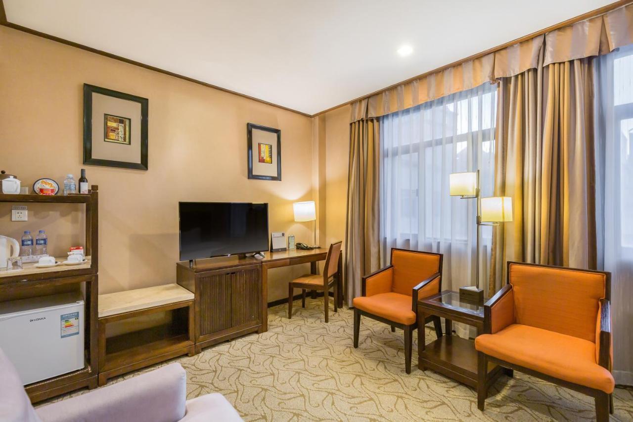 Jinlong Hotspring 4*
