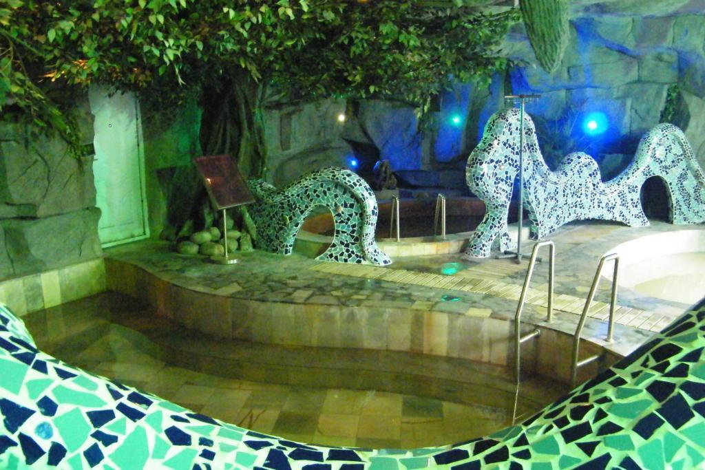 Jinlong Hotspring Hotel
