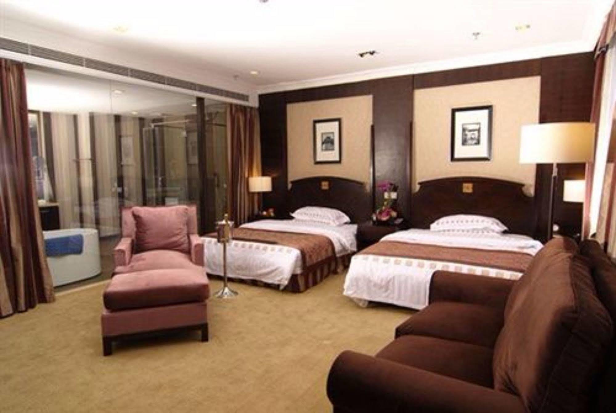 Jinlong Hotspring 4*