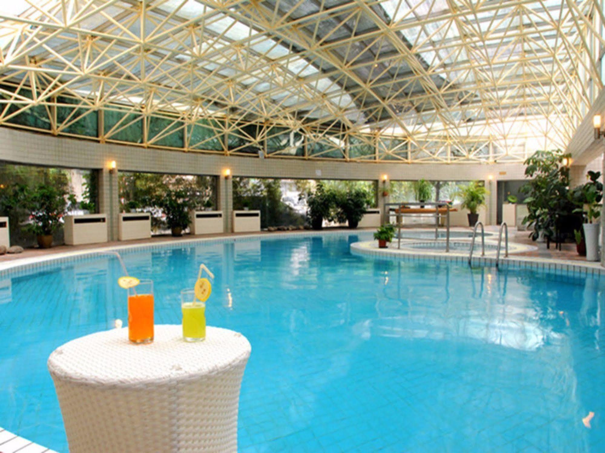 Jinlong Hotspring 4*